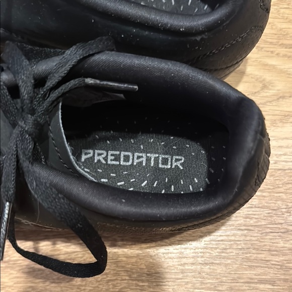 Adidas Predator Soccer Cleats. 2.5 - Picture 3 of 4